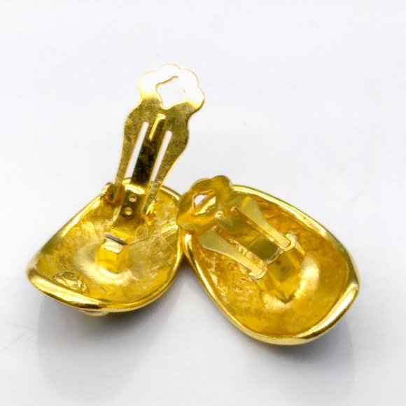 Vintage Midnight Blue Twist Earrings, Chic Enamel and Gold Tone Clip Ons - Picture 4 of 4